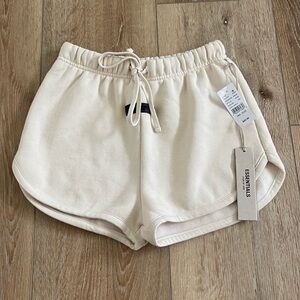 ESSENTIALS SWEAT SHORTS